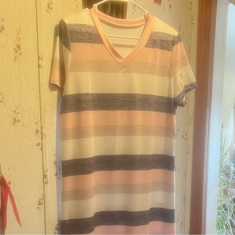 Long dress with slits on both sides